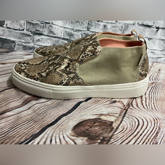 Hey Dude Peyton Shoes Women's 9 Metallic Brown Snake Embossed Slip On Sneakers - Picture 7 of 13
